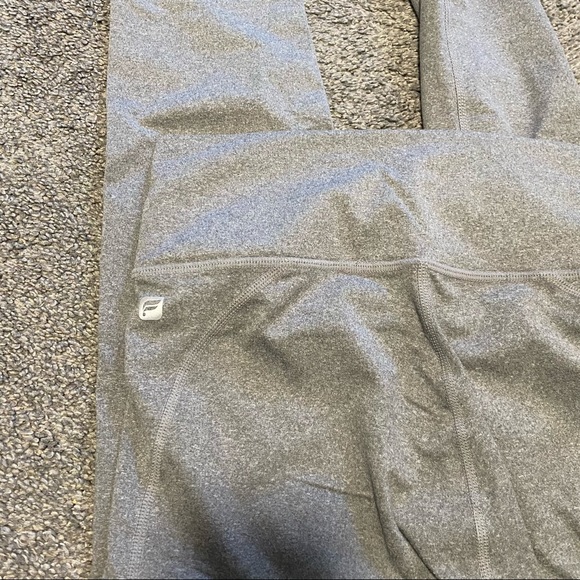 Light grey Fabletics high waisted leggings - Picture 4 of 4